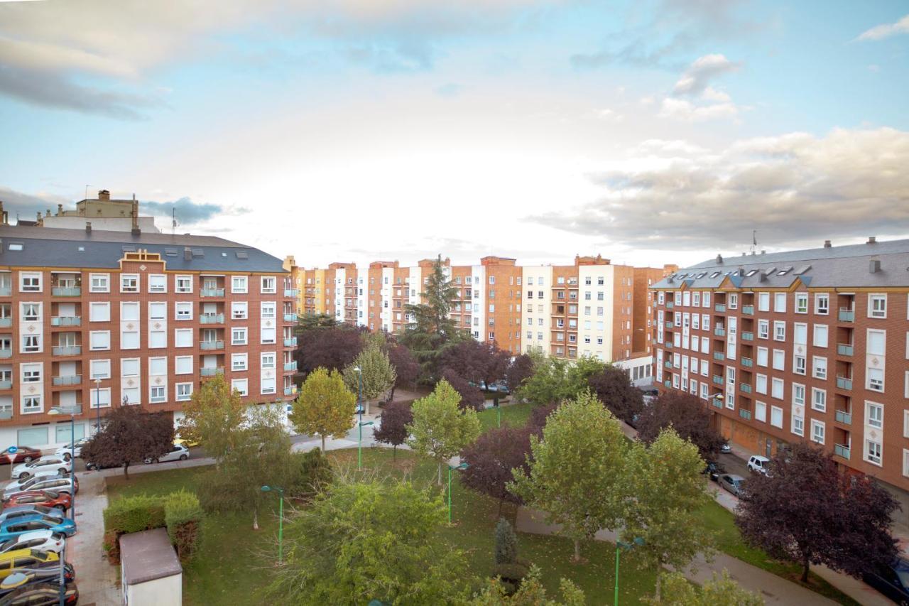 Apartamento Housingleón - San Marcos con garaje Exterior foto